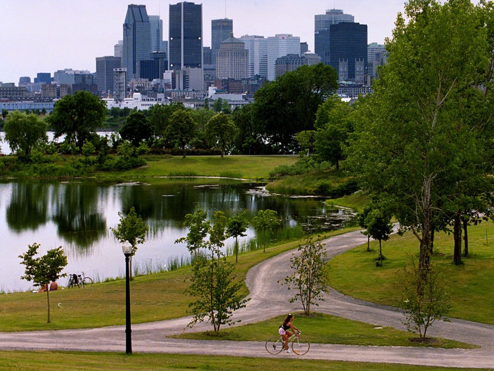 montreal-biking-in-park