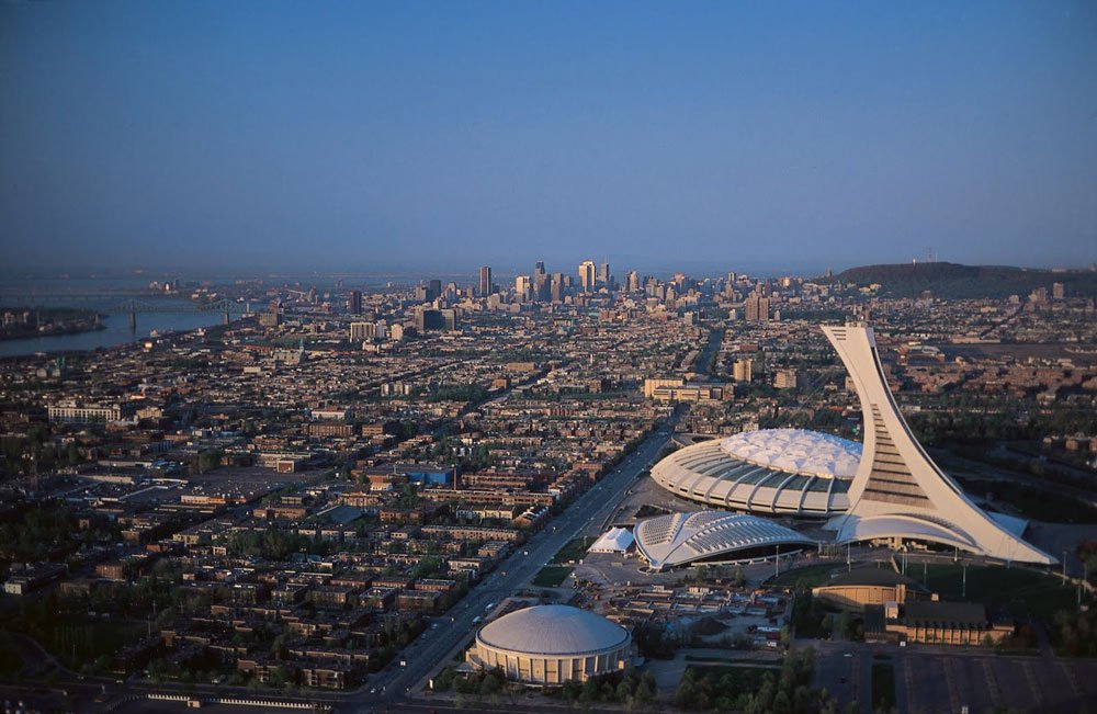 montreal-olympic-stadium-montreal-skyline