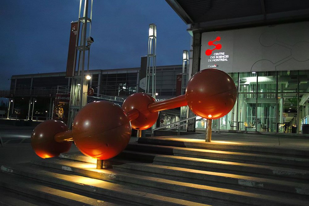 montreal-science-center-balls