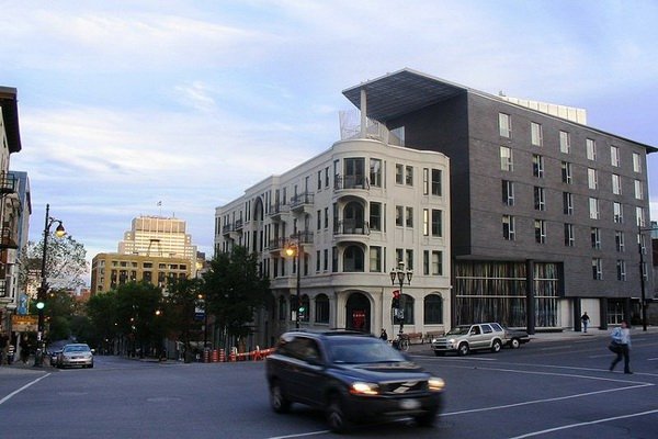 Sherbrooke Street at the corner of Boul. St-Laurent